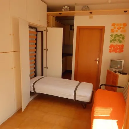 M69 - Marcelli, Monolocale Con Terrazzo アパート